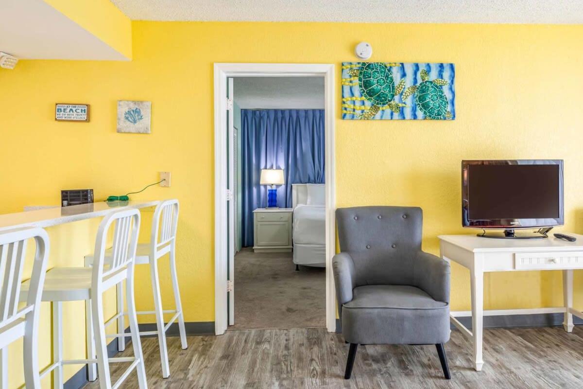 Tortuga Suite At Sunrise Suites Resort - Heated Pool, Hot Tub & Free Parking Кей Уест Екстериор снимка