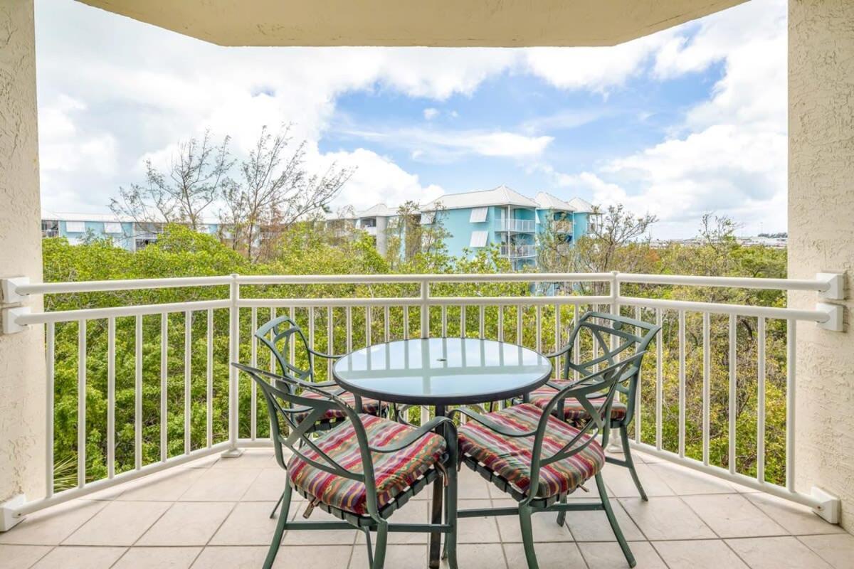 Tortuga Suite At Sunrise Suites Resort - Heated Pool, Hot Tub & Free Parking Кей Уест Екстериор снимка