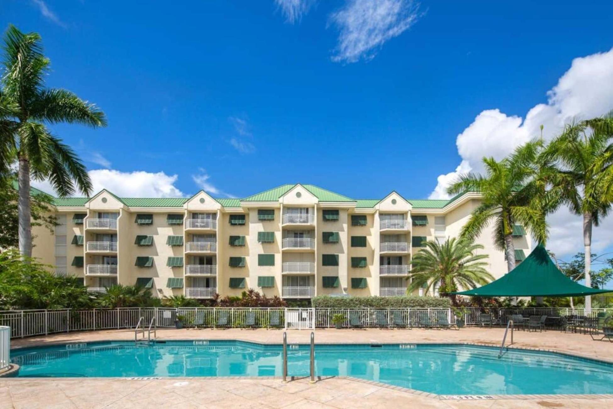 Tortuga Suite At Sunrise Suites Resort - Heated Pool, Hot Tub & Free Parking Кей Уест Екстериор снимка
